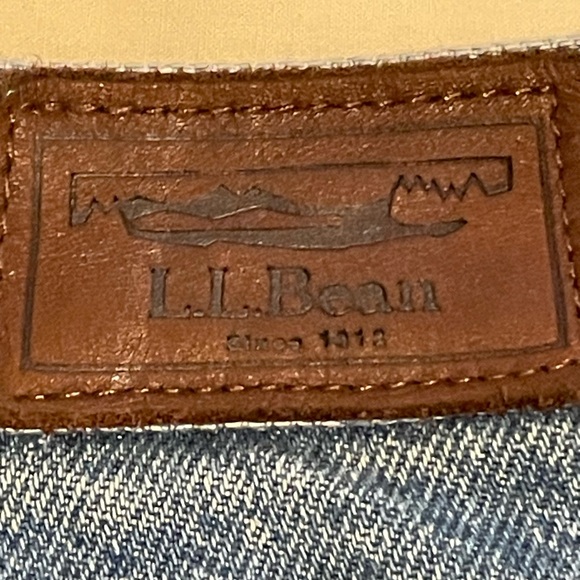 👖 LLBean Women’s Classic Fit Jeans. Straight Leg and 100% Cotton. Size 18 Reg. - Picture 10 of 14